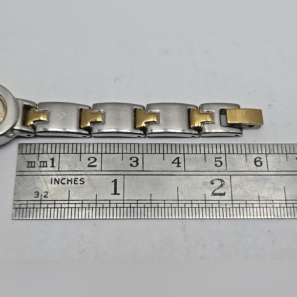 Womens Timex N5 Two-Tone Watch Mother Of Pearl Dial New Battery - Picture 7 of 11